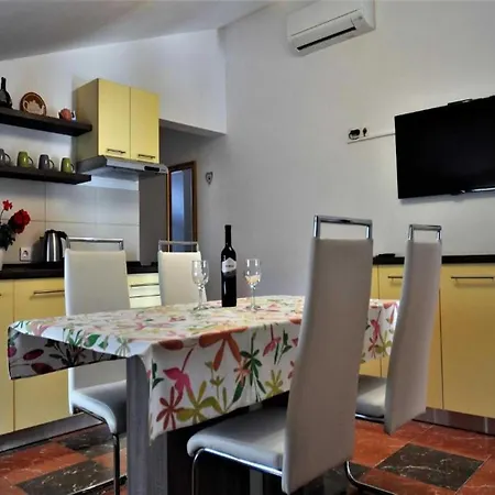 Belicka - Two Bedroom With Shared Terrace - A1 Apartment *
